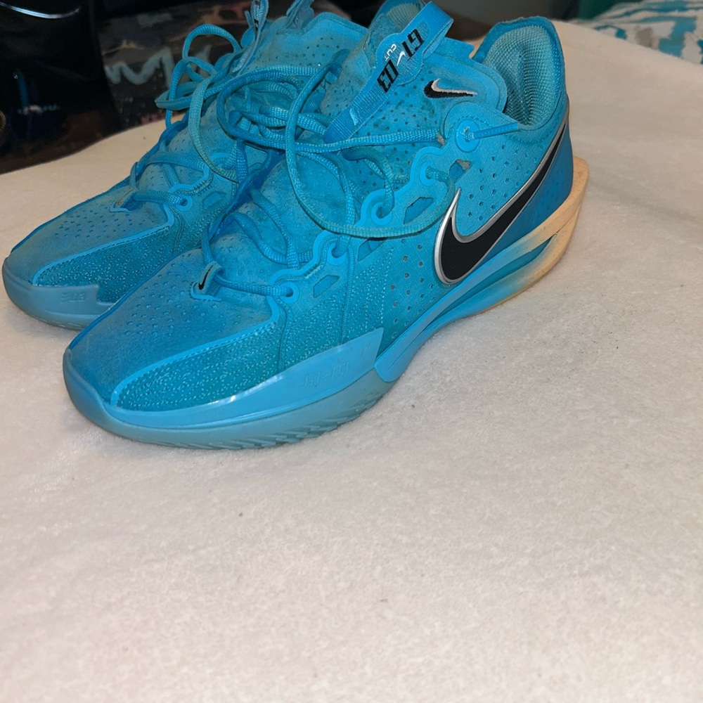 Nike Turquoise/Blue Low-Top Athletic Shoes